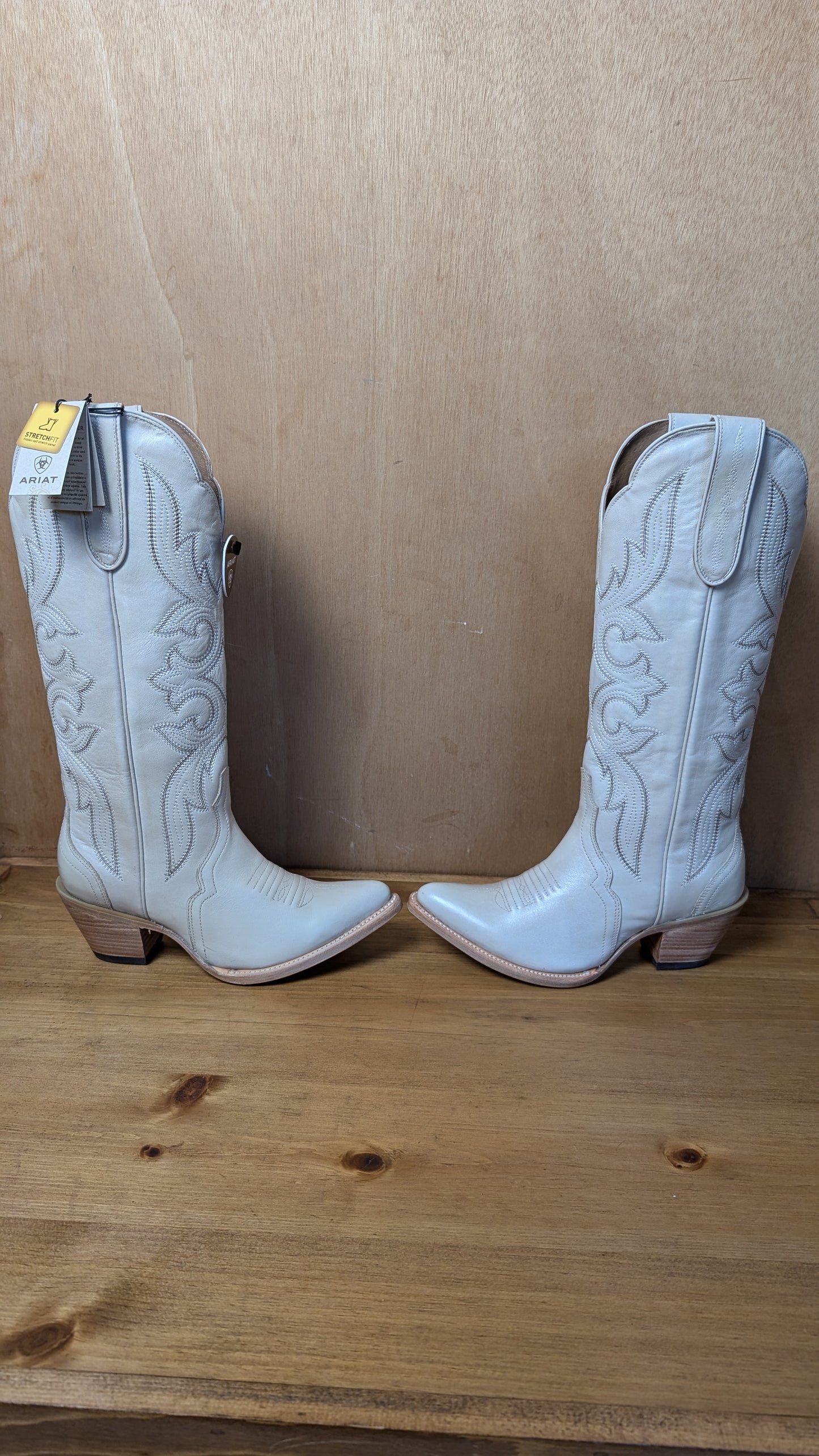 Belinda StretchFit Ladies Western Boot size 6.5B